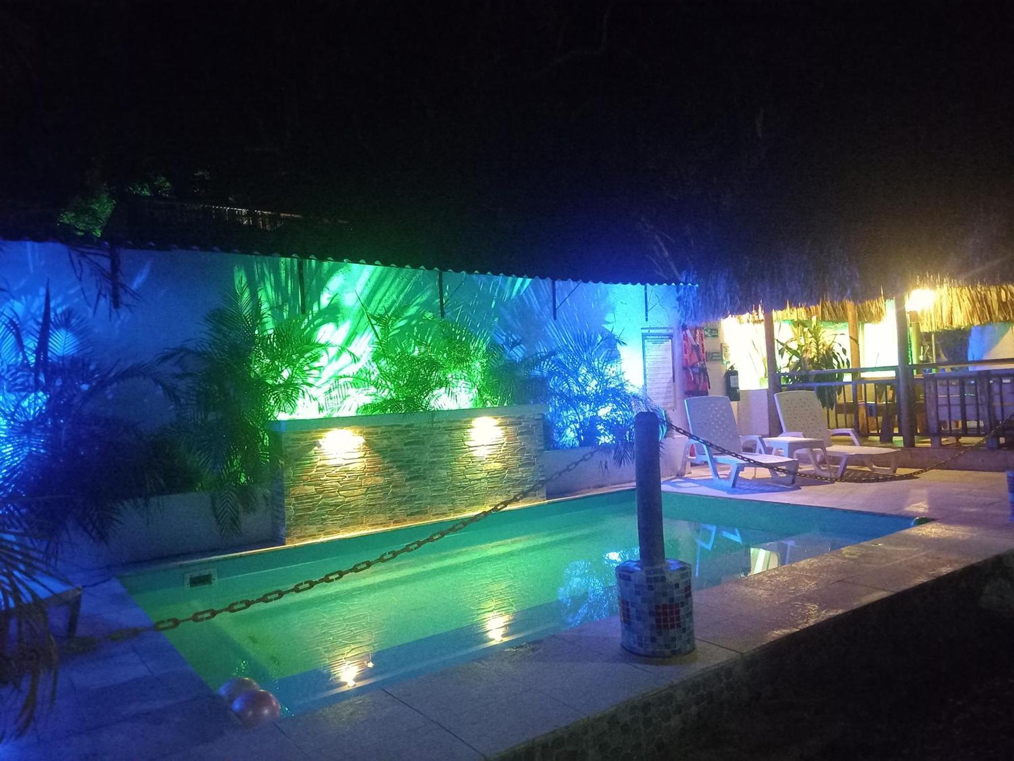 El Leon Feliz Palomino Hotel Екстериор снимка