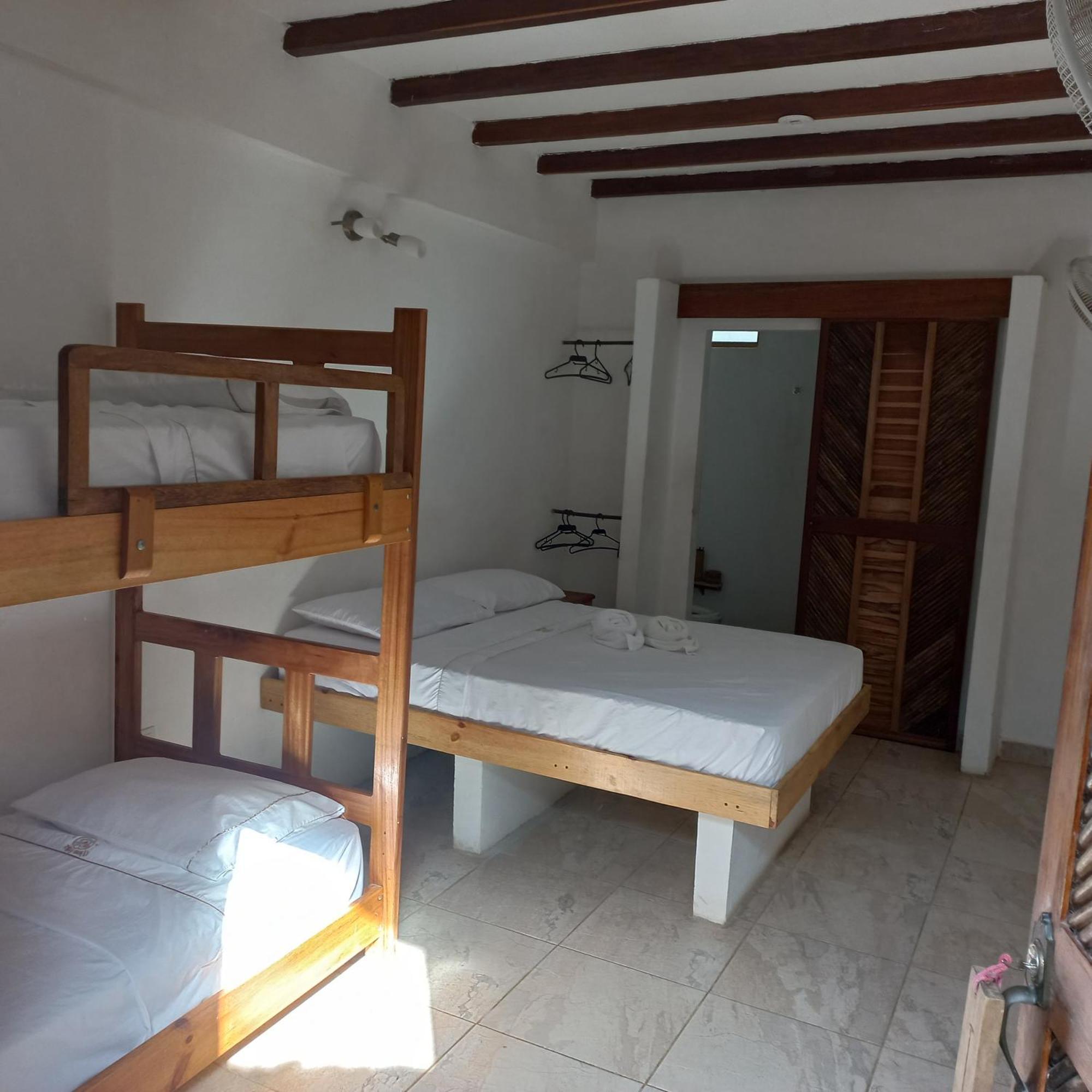 El Leon Feliz Palomino Hotel Екстериор снимка