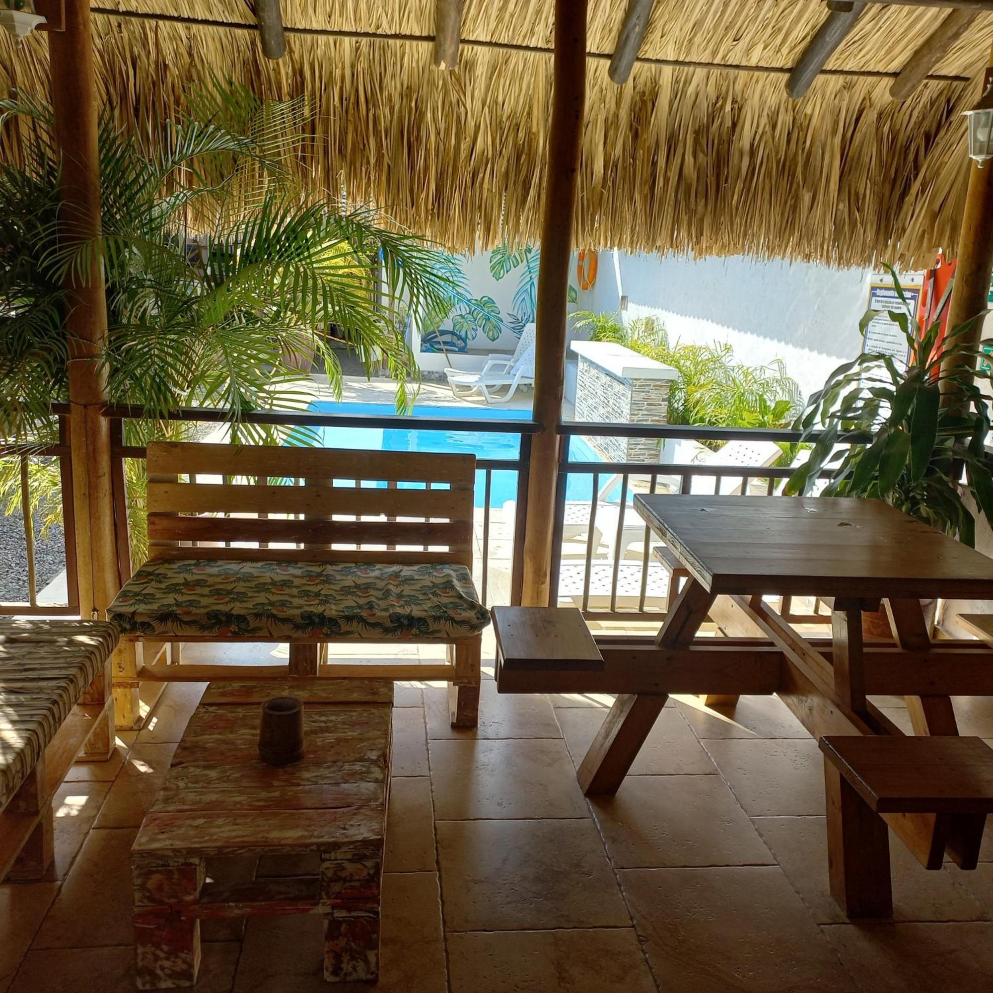 El Leon Feliz Palomino Hotel Екстериор снимка