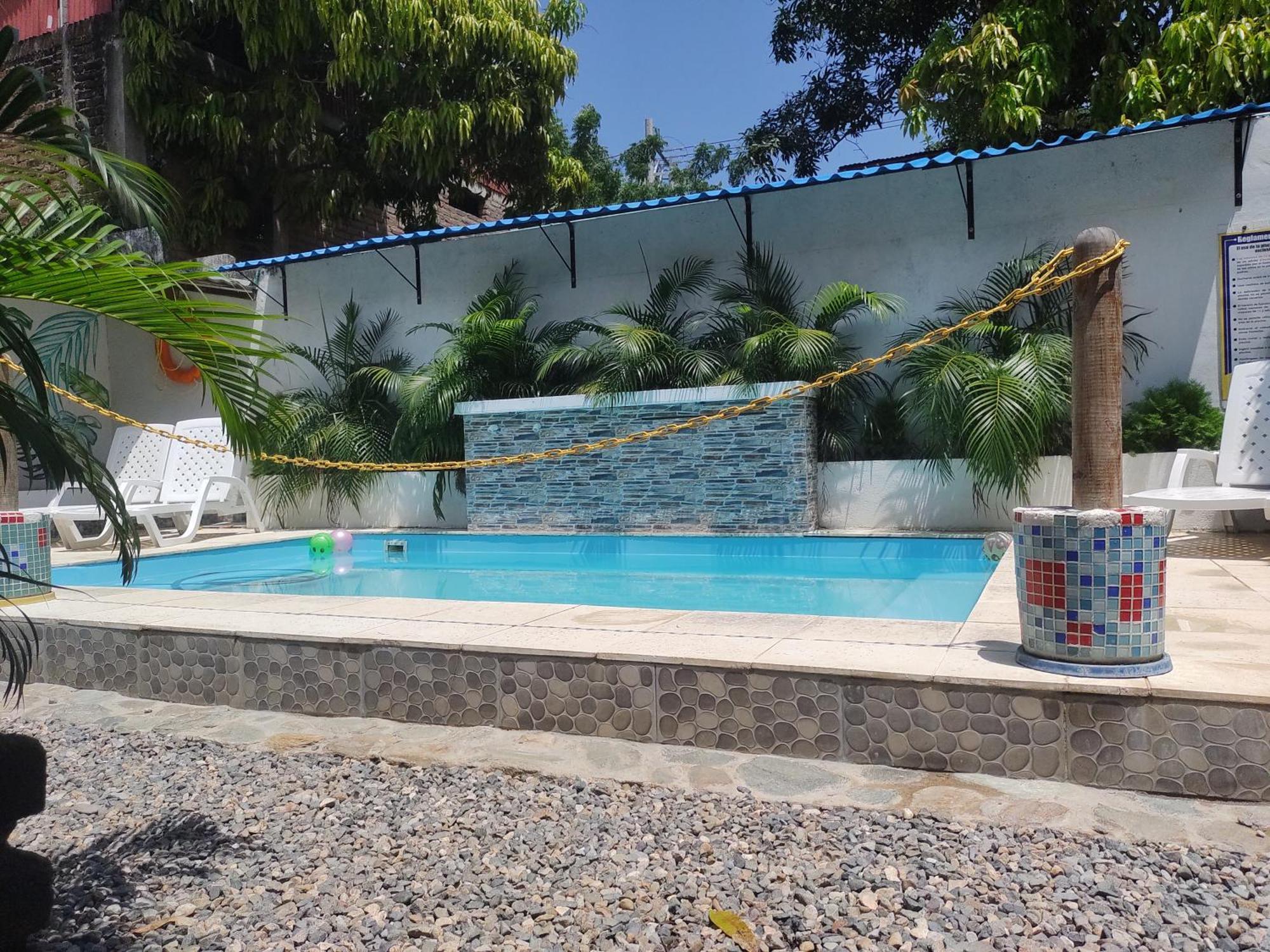 El Leon Feliz Palomino Hotel Екстериор снимка