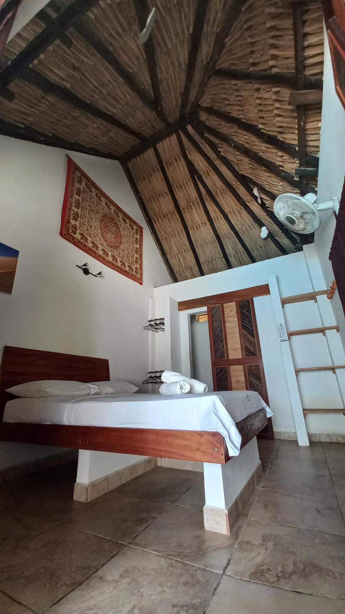 El Leon Feliz Palomino Hotel Екстериор снимка