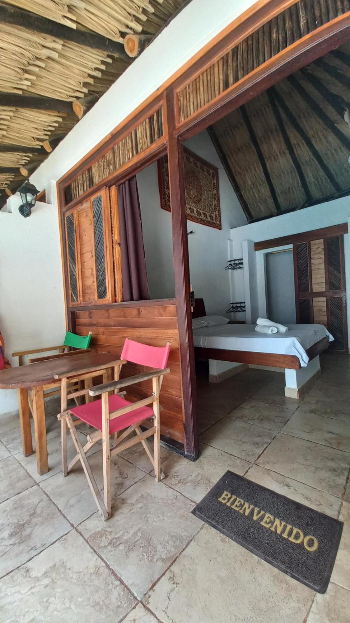 El Leon Feliz Palomino Hotel Екстериор снимка